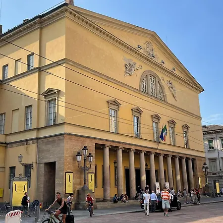 La Galleria Konukevi Parma