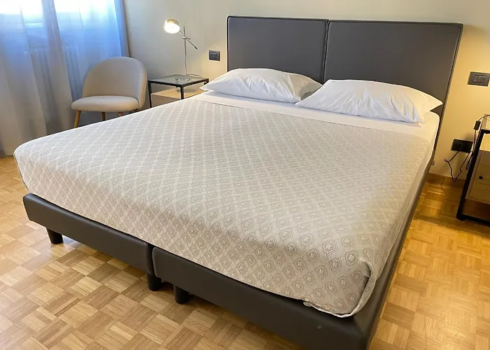 La Galleria Konukevi Parma